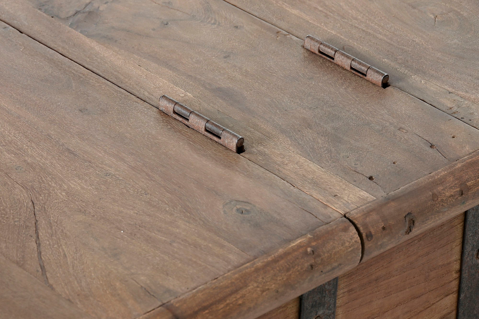 Mesa de centro de teca 158x85x54 peça única sortida