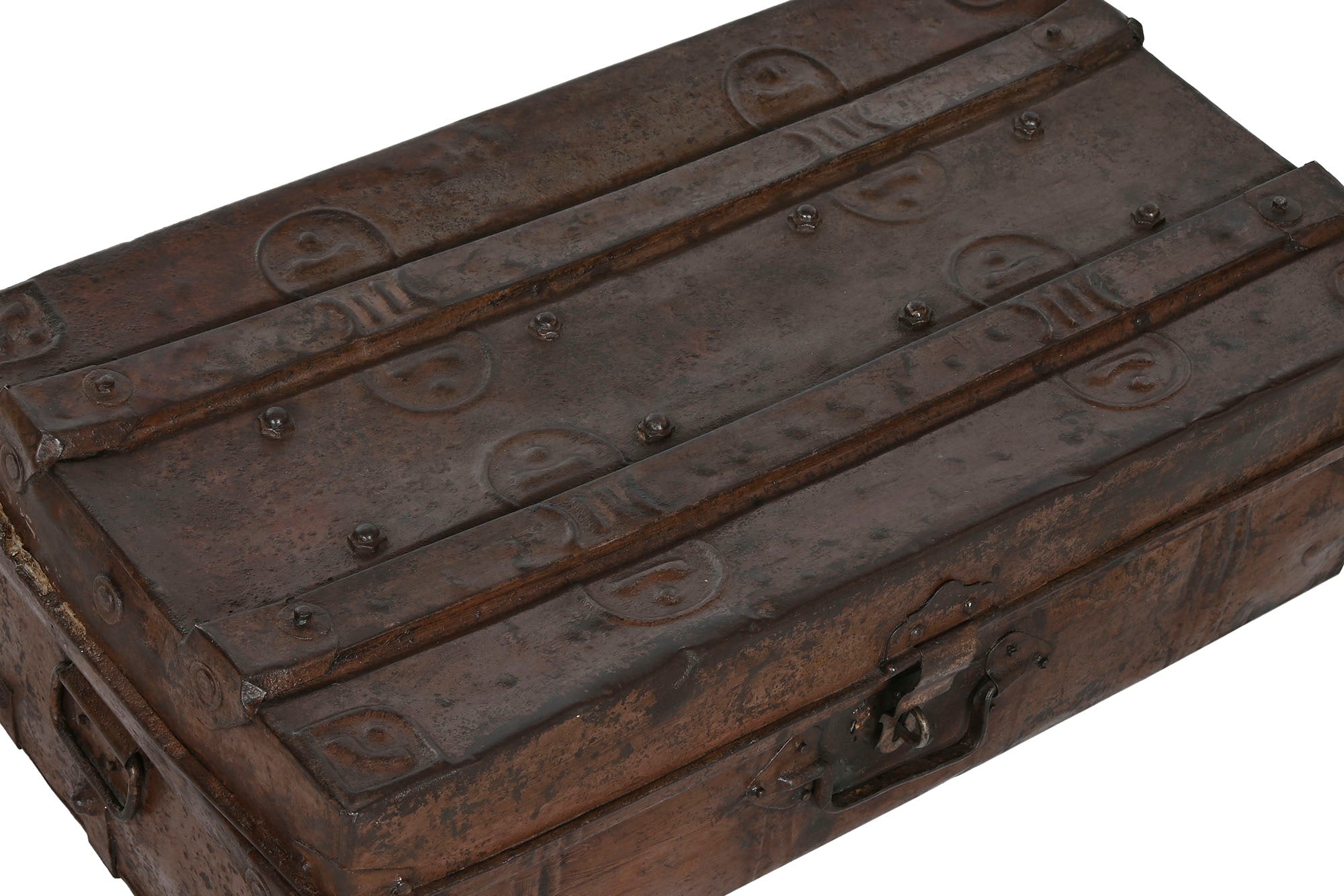 Mala de Ferro Metal 66X44X25 Peça Única Sortida