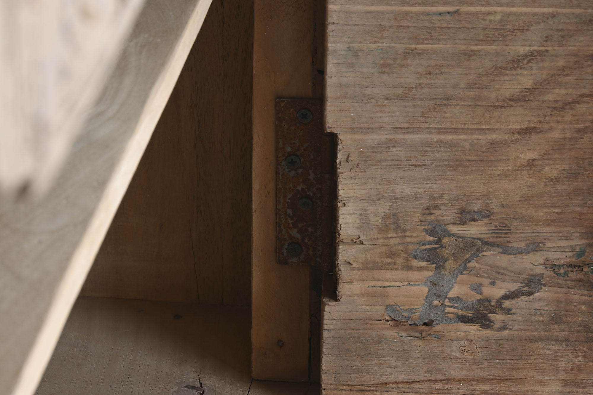 Aparador de madeira 167X51X92 92,60 sortimento de peças únicas