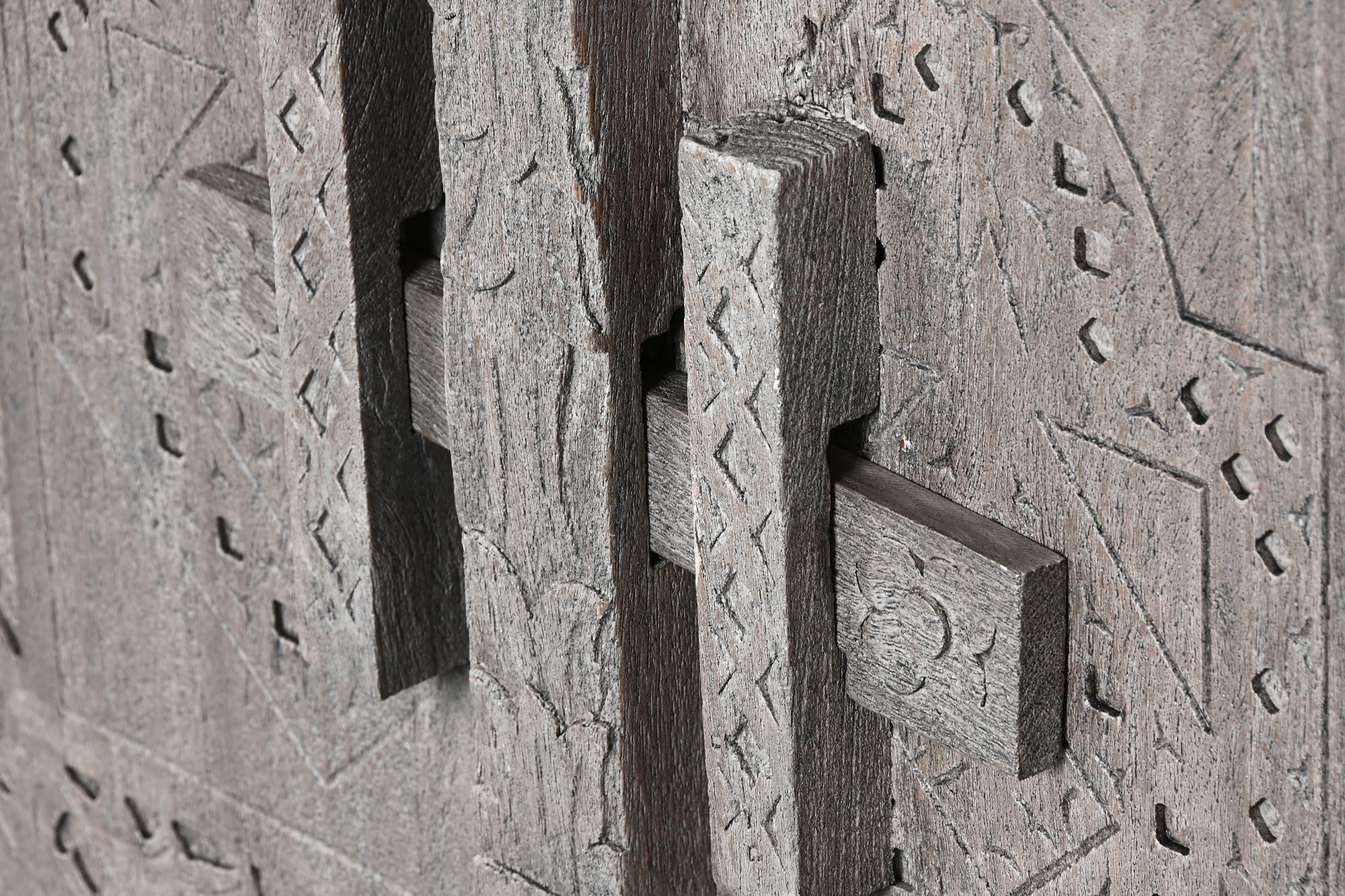 Buffet Madeira 175,5X40X90 66,00 Esculpido