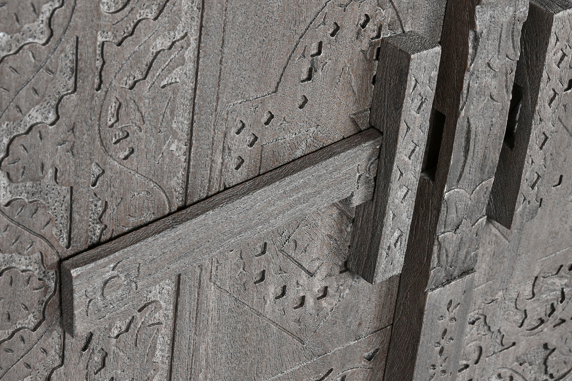 Buffet Madeira 175,5X40X90 66,00 Esculpido