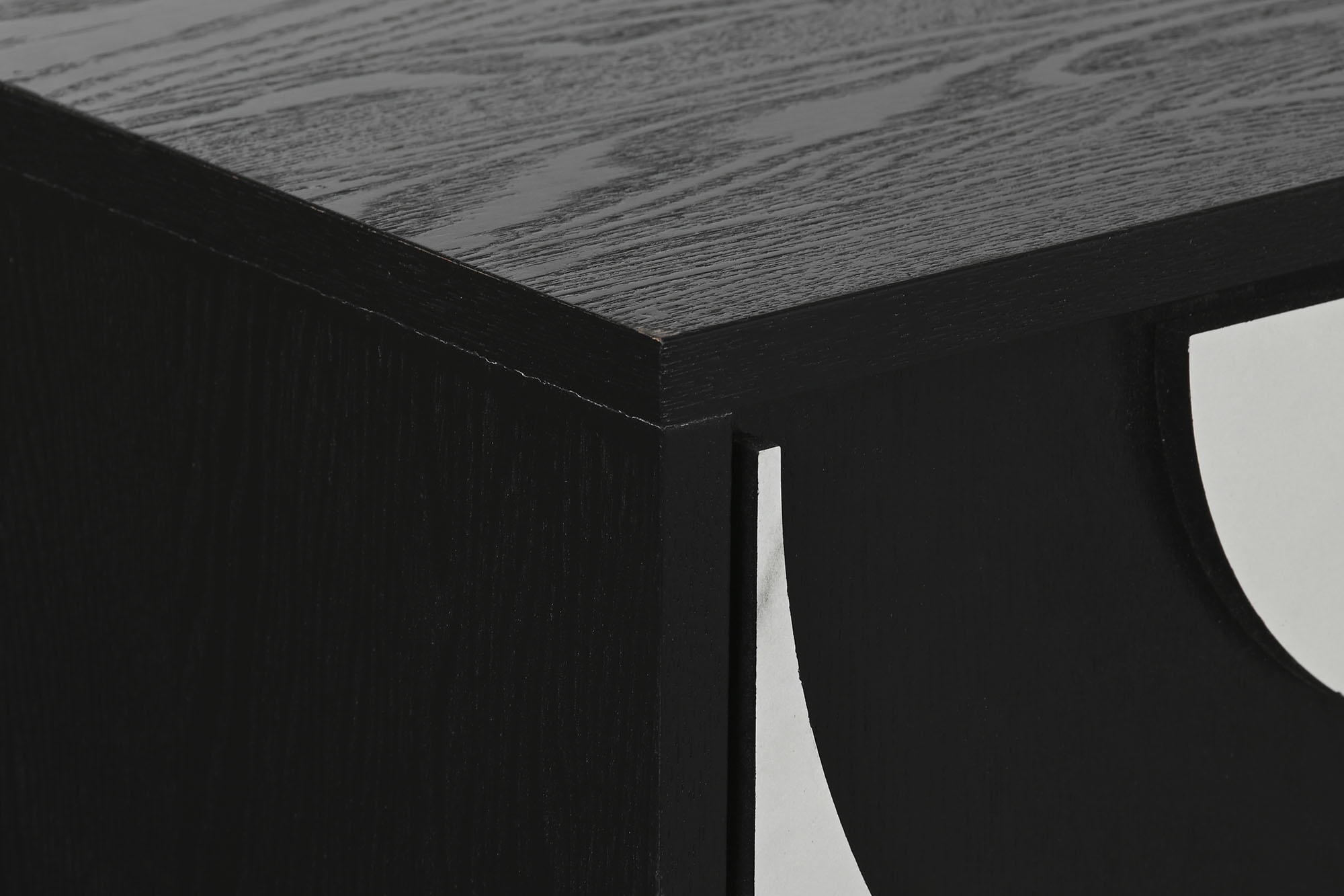 Buffet de metal em abeto 160x40x80 com aparência de mármore