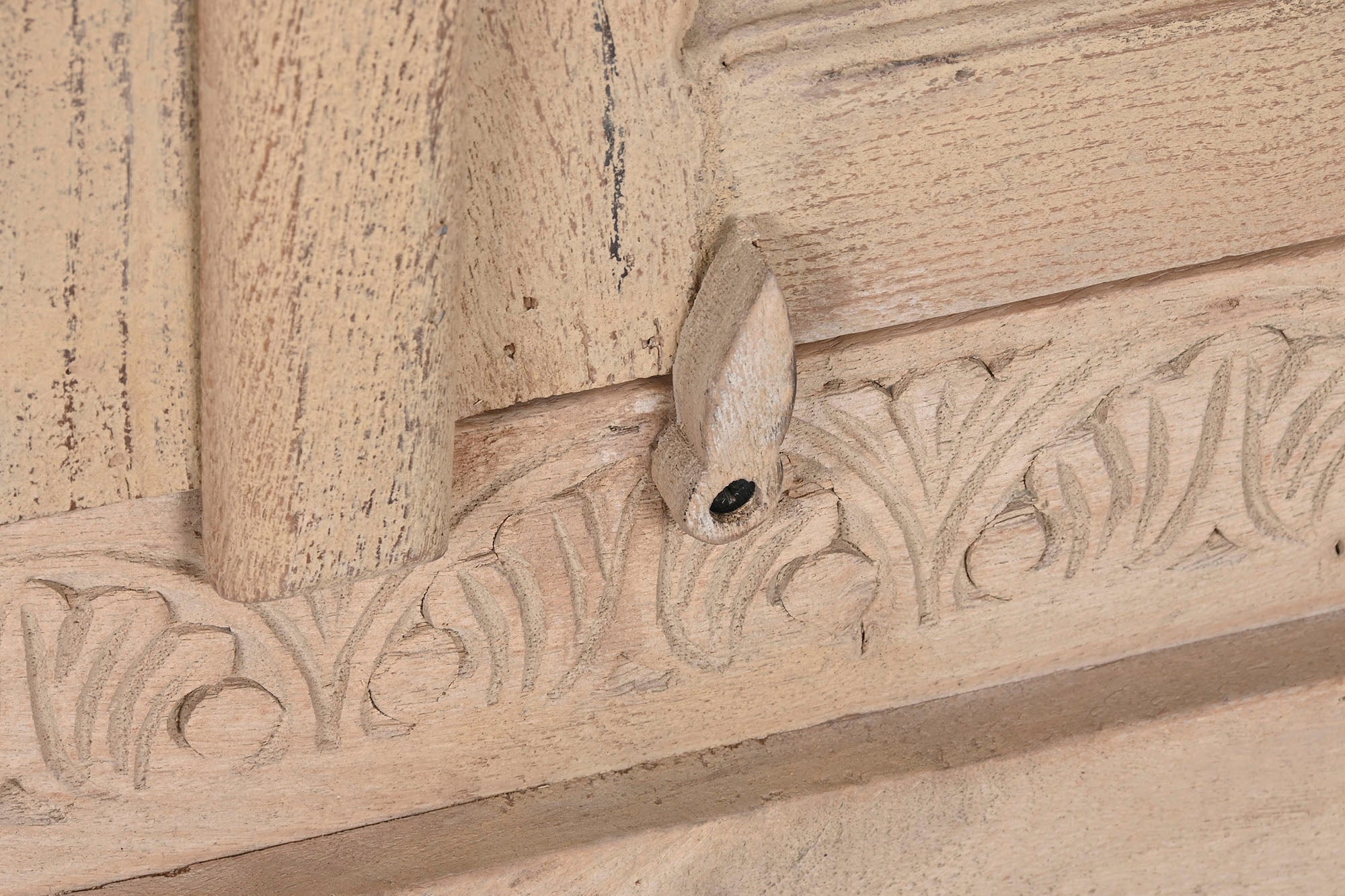 Guarda-roupa Mango 125X43X214 Escultura Natural