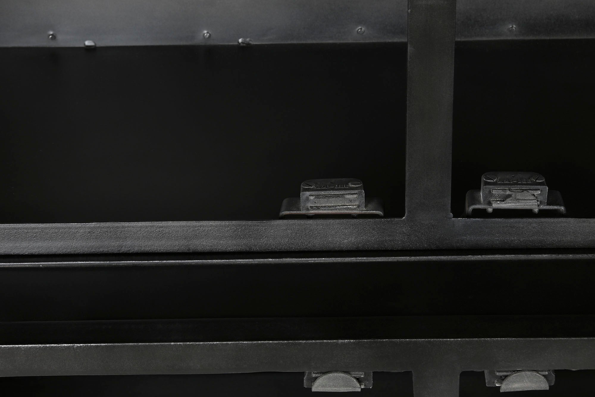 Metal Display Case 142X47X240 XXL Two Bodies