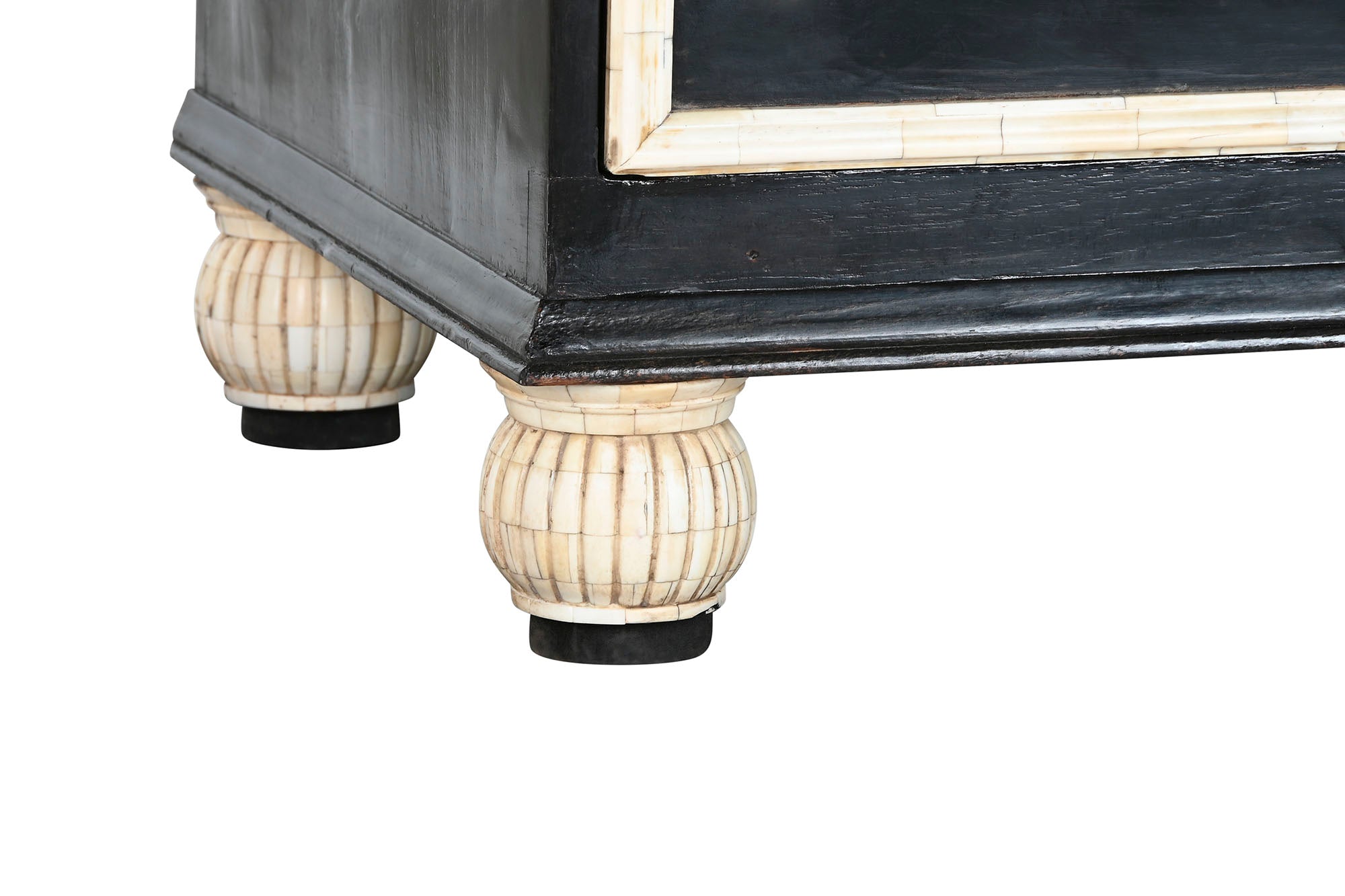 Comoda Hueso 111X51X99 Taracea Hecho A Mano Negro