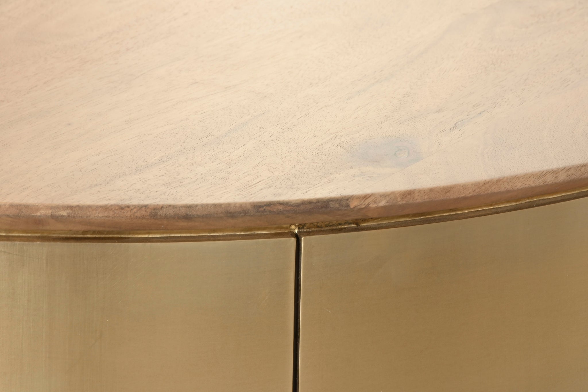Mesa Centro Mango Laton 90X90X45 28,00 Dorado