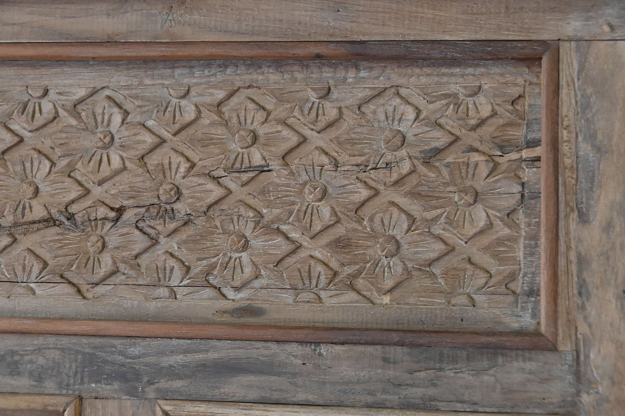 Cama Con Dosel Teca 225X160X206 Tallada Decape