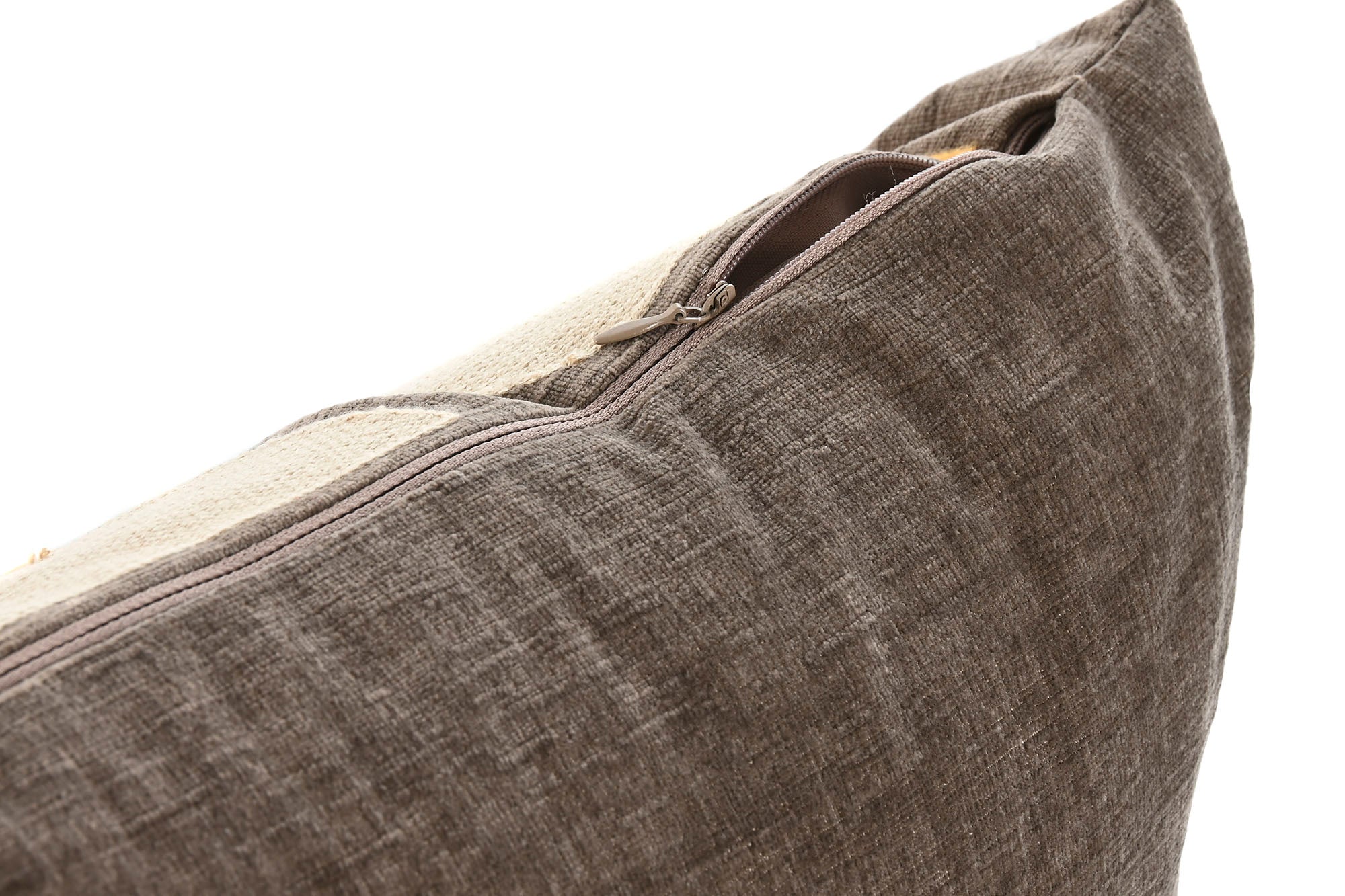 Cojin Poliester 50X8X30 380 Grs Bordado Marron