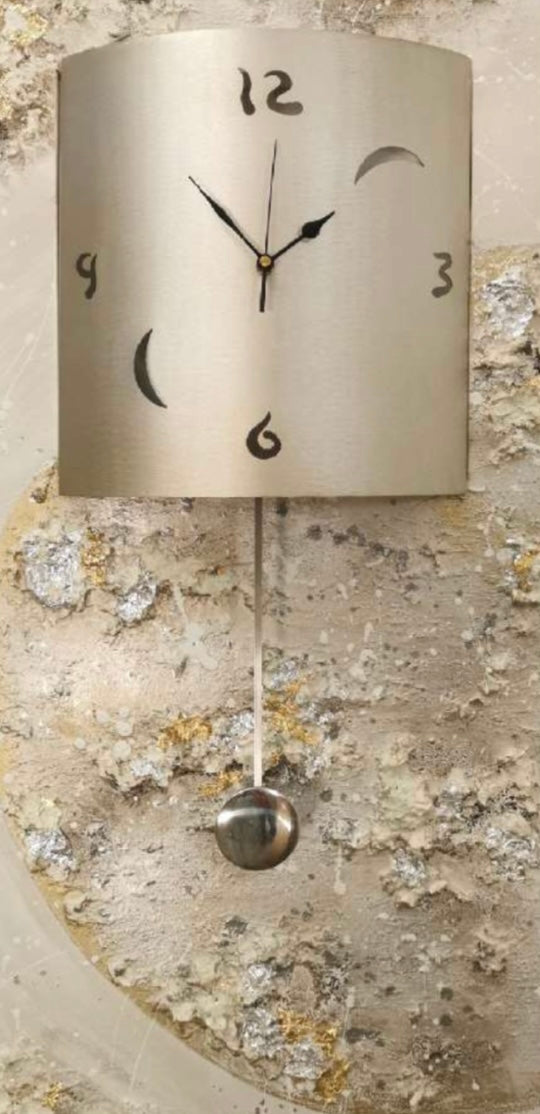 “Honeymoon” clock