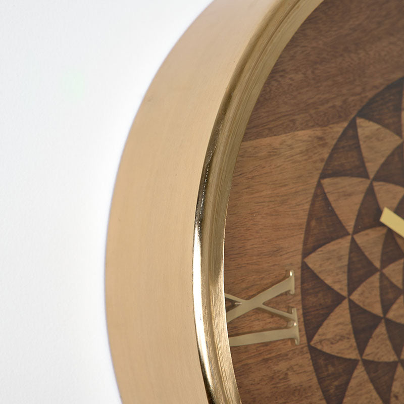 Reloj de pared 46*46*10 madera tallada marco laton