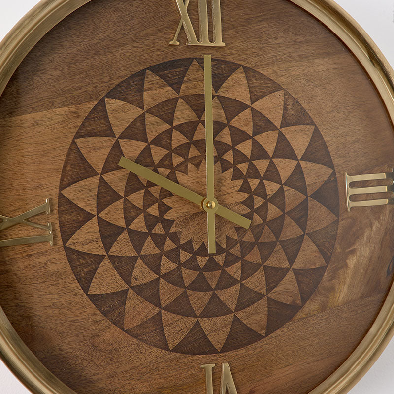 Reloj de pared 46*46*10 madera tallada marco laton