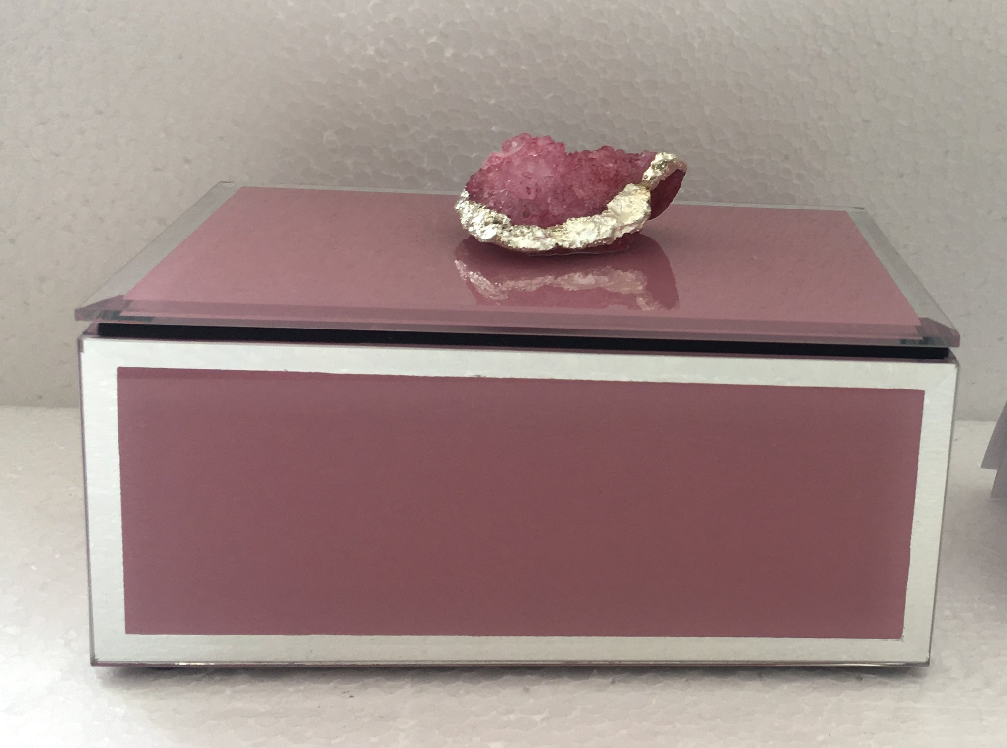 Caja rosa 15*9.5*10 rosa mineral cristal