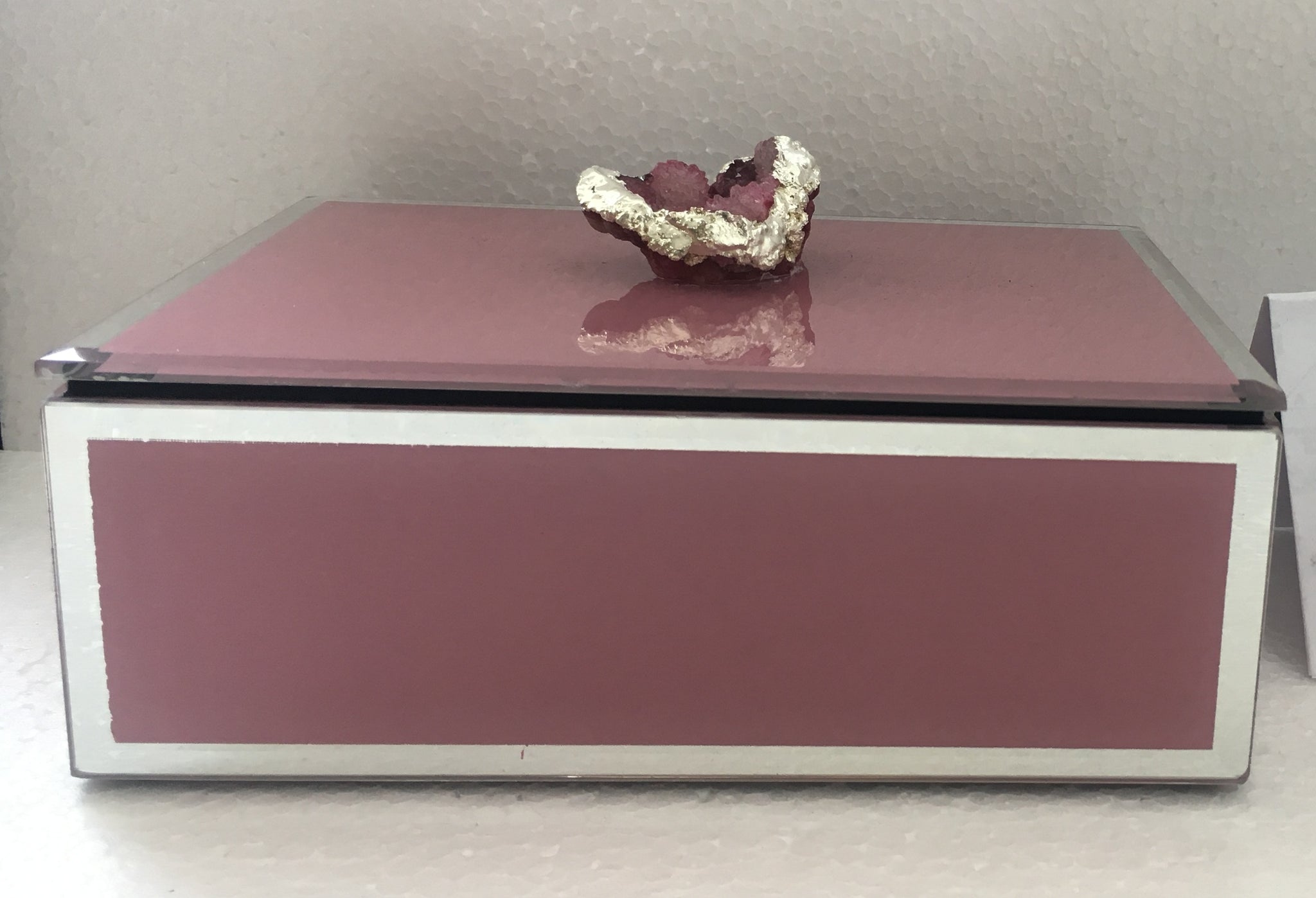 Caja rect 18*9.5*13 cristal rosa mineral